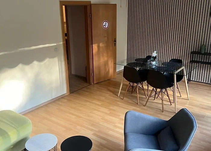 Light-flooded 3-room With Balcony شقة *